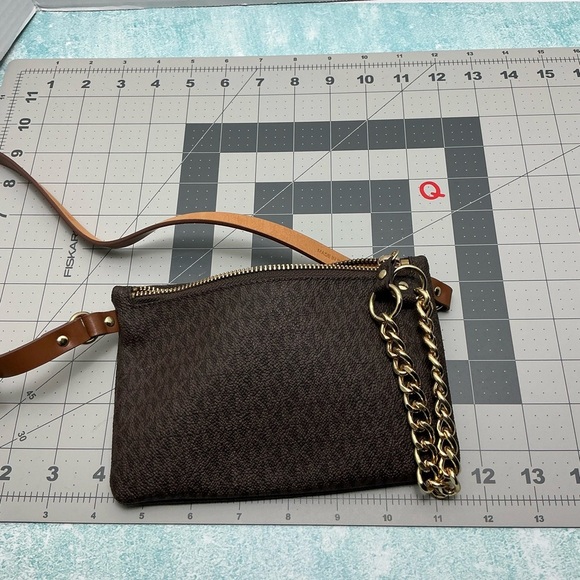 Brown Crossbody Bag‎ with Chain Detail - Picture 7 of 8